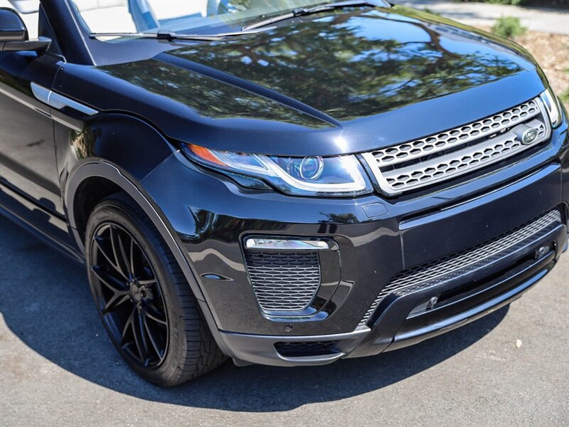 Used 2018 Land Rover Range Rover Evoque SE Dynamic AWD/4WD image 9