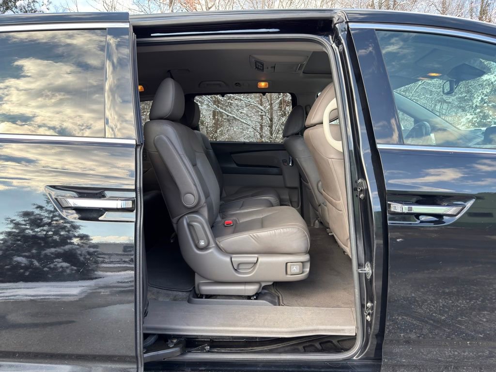 Used 2014 Honda Odyssey Touring image 23