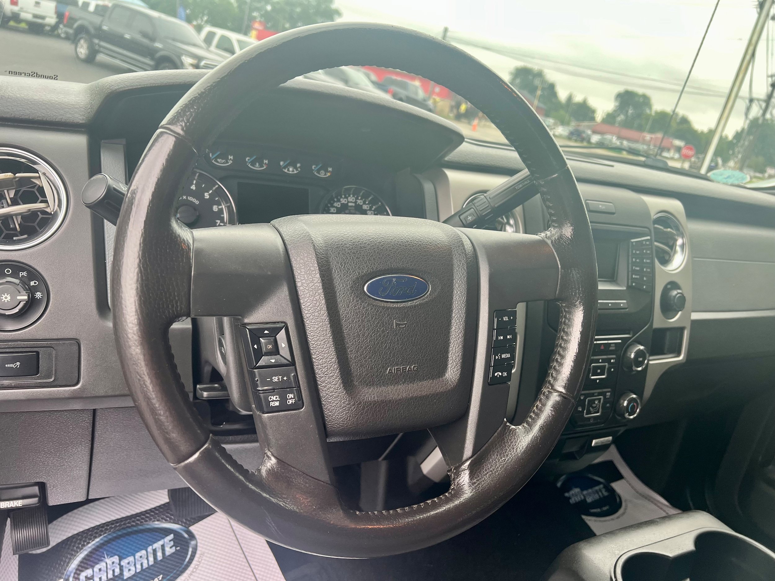 Used 2014 Ford F150 XLT w/ XLT Chrome Package AWD/4WD image 13