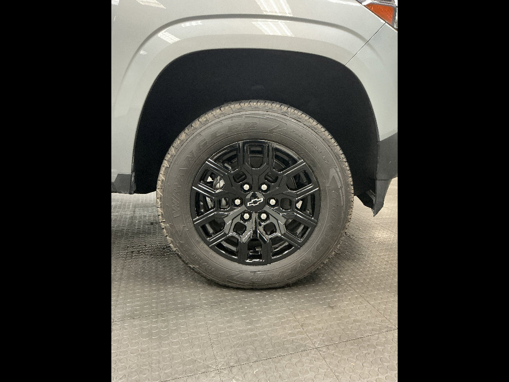 Used 2026 Chevrolet Colorado W/T AWD/4WD image 30