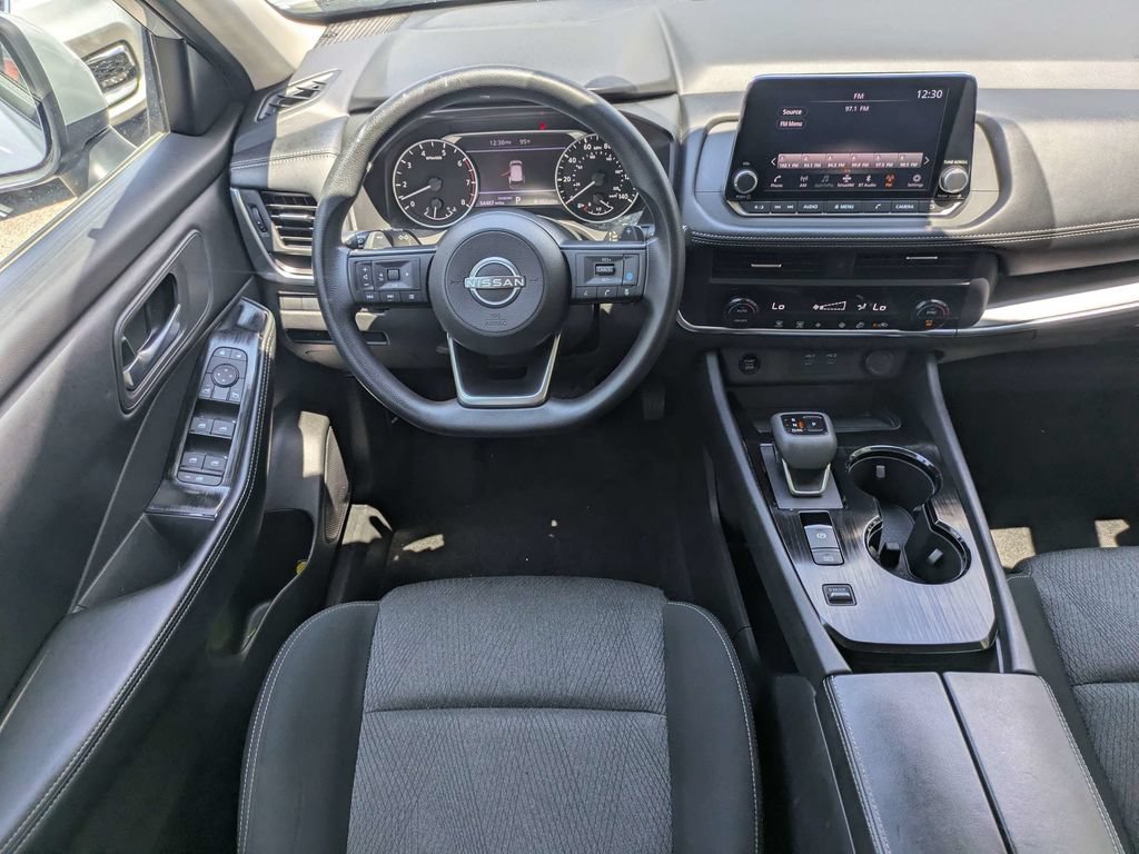 Used 2024 Nissan Rogue SV FWD image 15