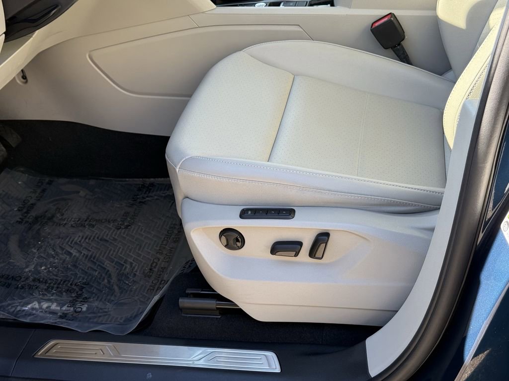 Used 2022 Volkswagen Atlas SEL image 16