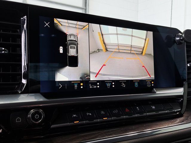 Used 2023 Chevrolet Silverado 1500 LTZ AWD/4WD image 16