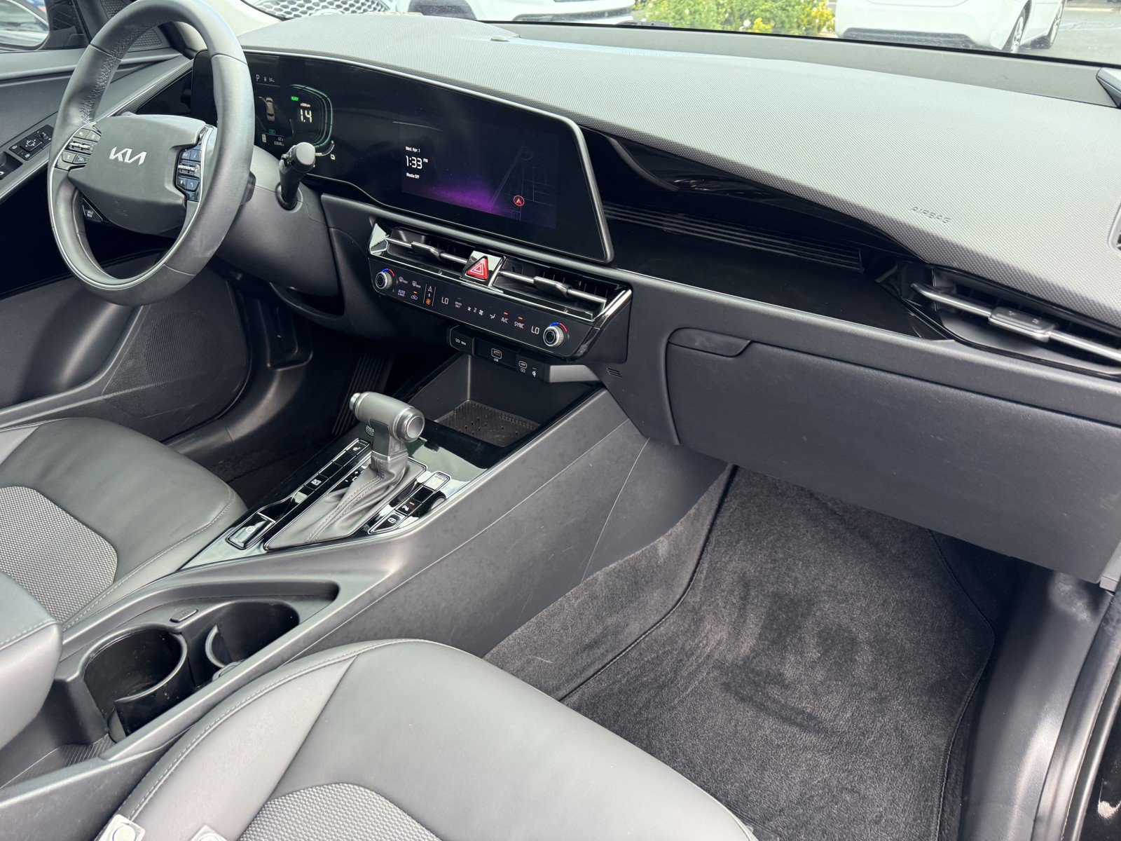 Used 2023 Kia Niro EX image 7