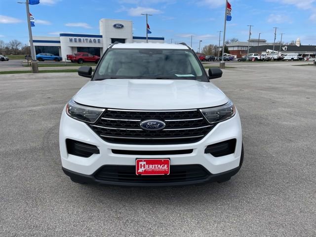 Used 2023 Ford Explorer XLT image 3