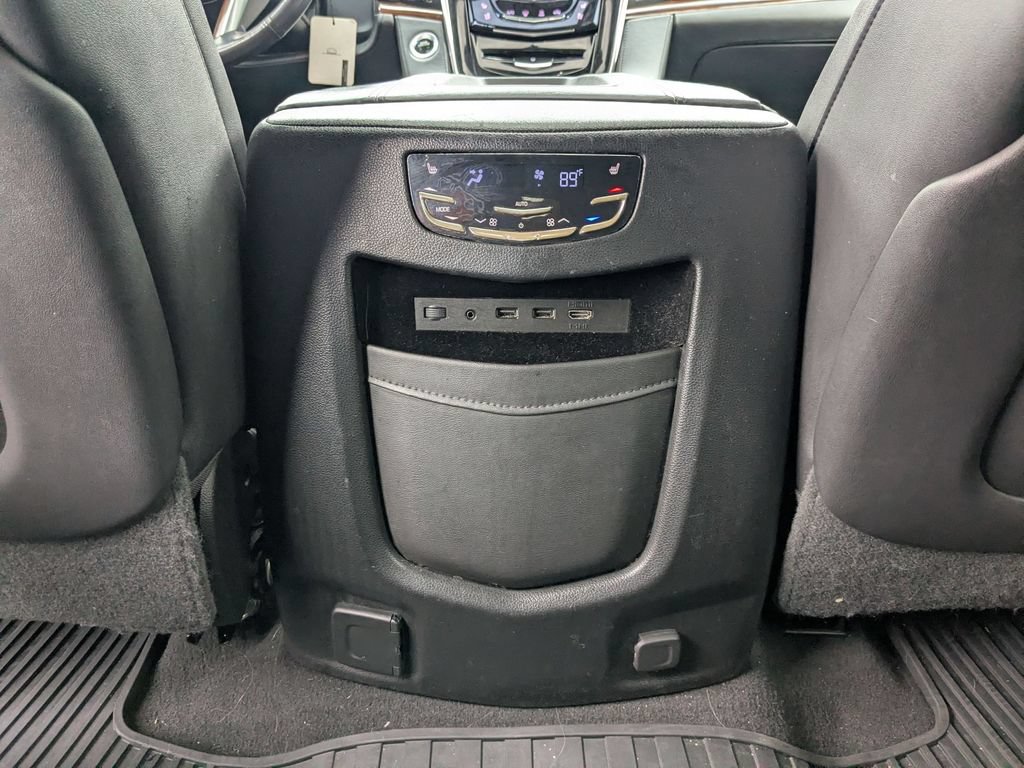 Used 2018 Cadillac Escalade Premium Luxury AWD/4WD image 16