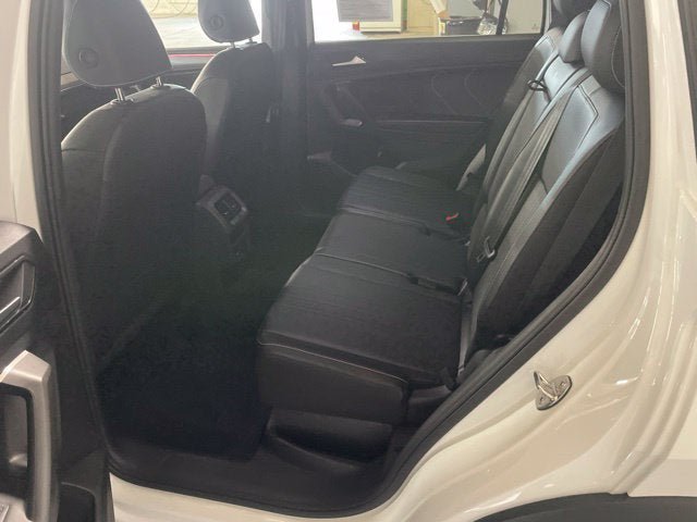 Certified 2024 Volkswagen Tiguan SE R-Line AWD/4WD image 11