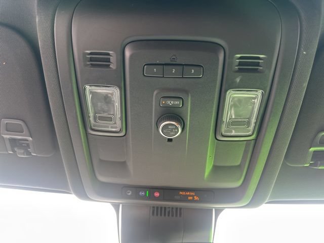 Used 2024 GMC Yukon SLT AWD/4WD image 24
