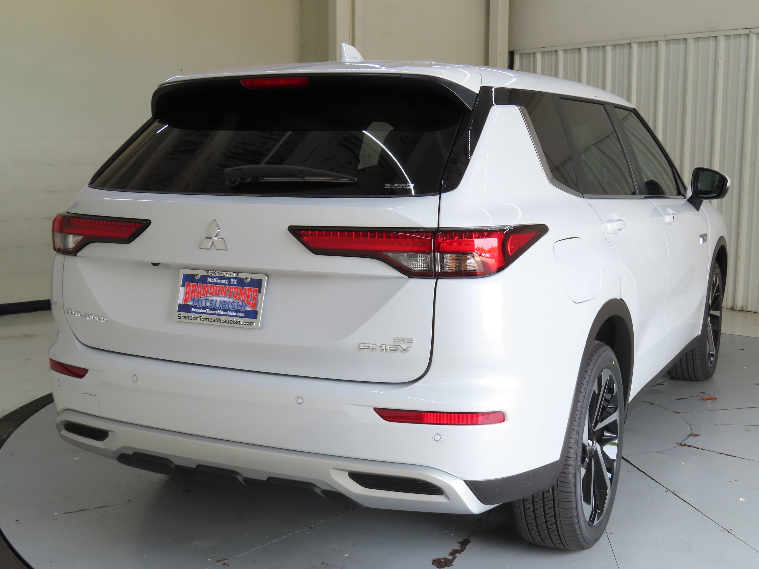 New 2025 Mitsubishi Outlander SE image 3