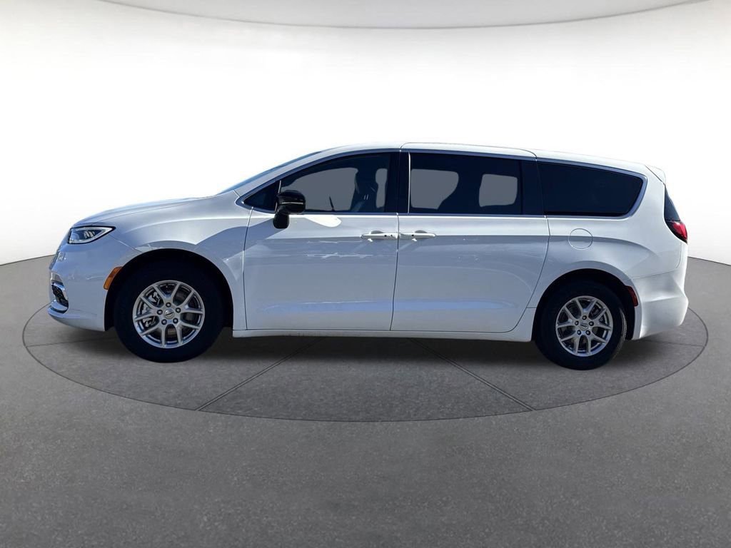 Certified 2025 Chrysler Pacifica Select image 2