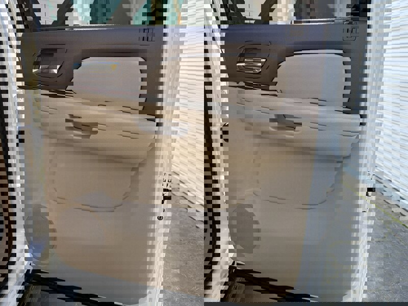 Used 2011 Chevrolet Avalanche LTZ image 30