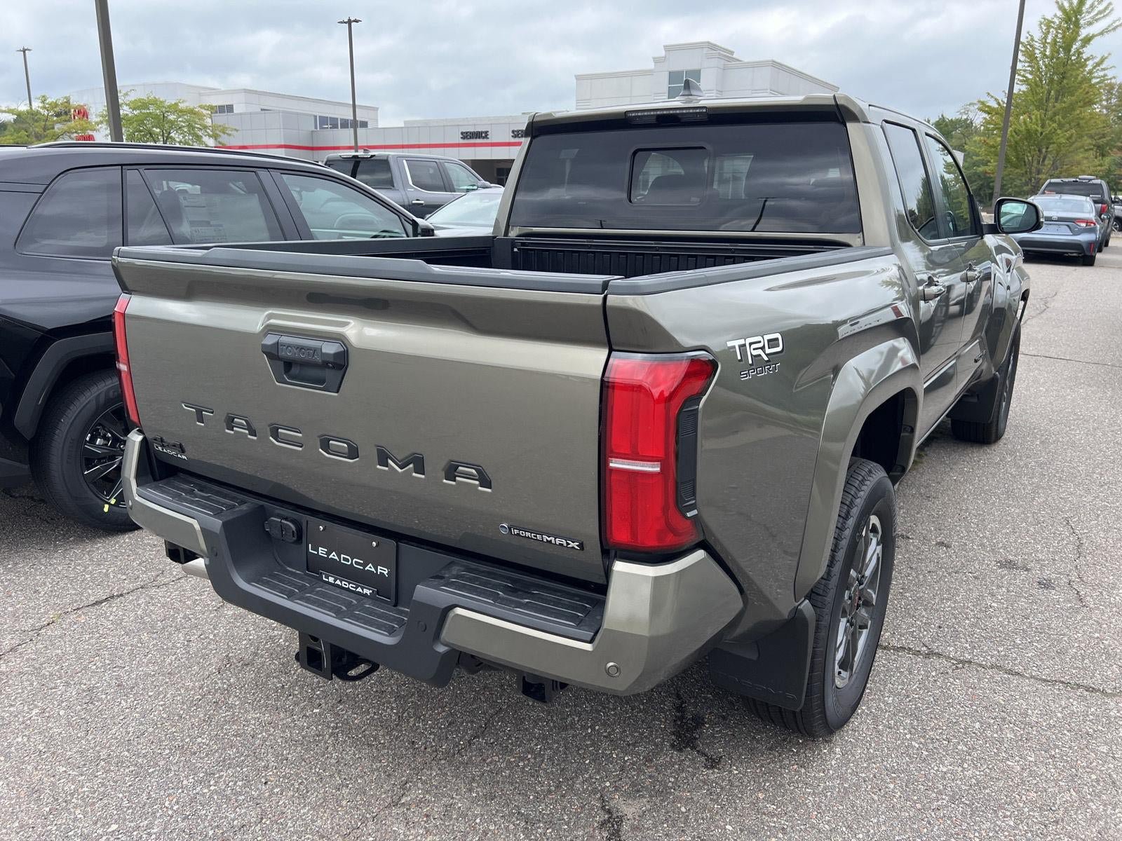 Used 2026 Toyota Tacoma TRD Sport w/ TRD Sport Upgrade Package AWD/4WD image 23