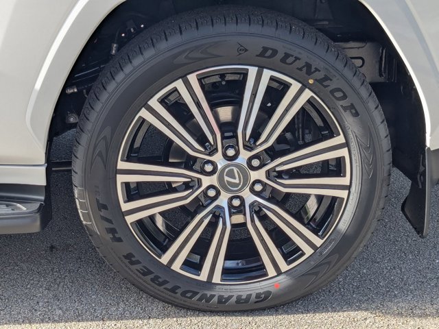 New 2026 Lexus LX 700h Luxury image 9