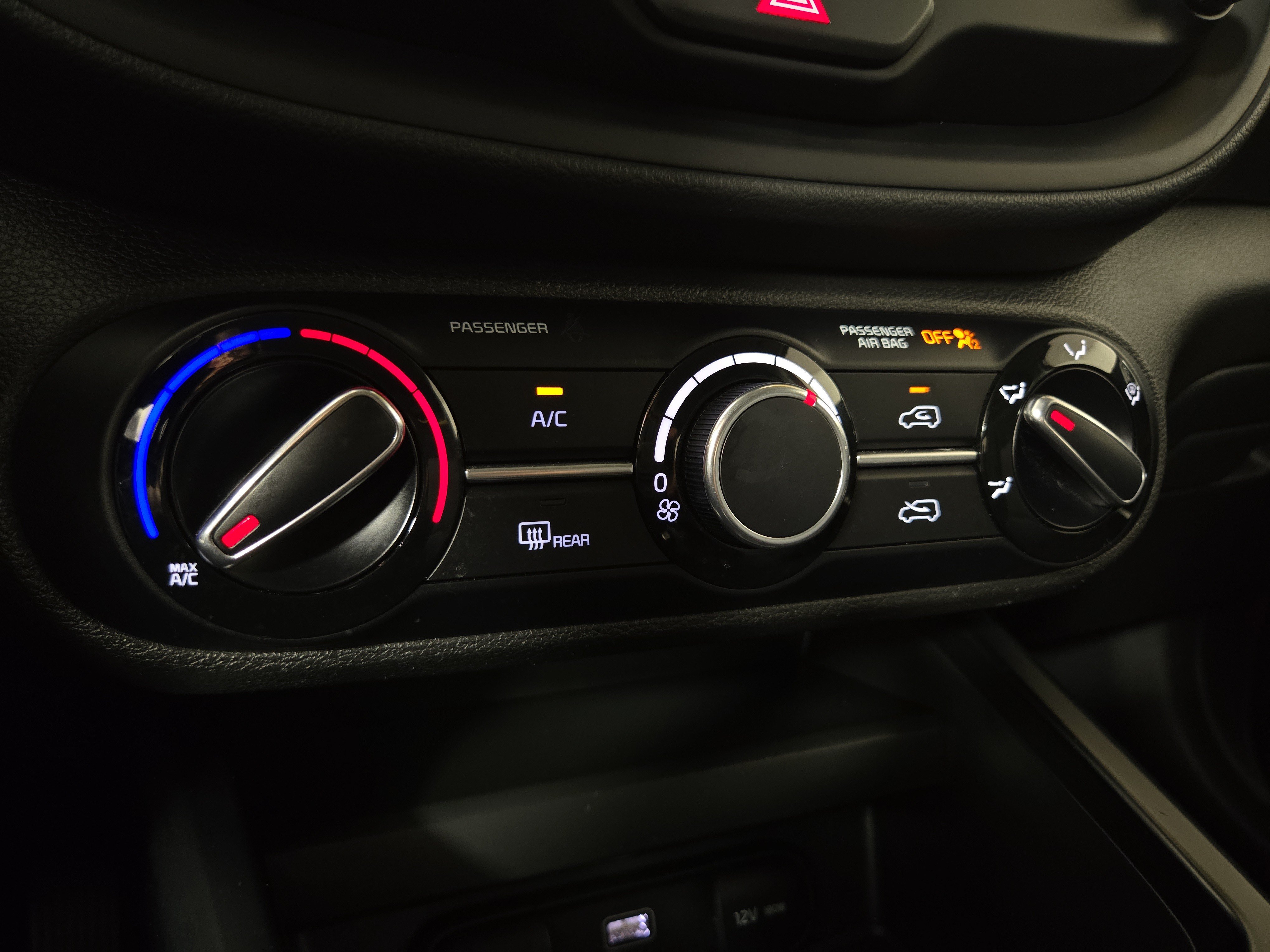 Used 2024 Kia Soul LX w/ LX Technology Package FWD image 27