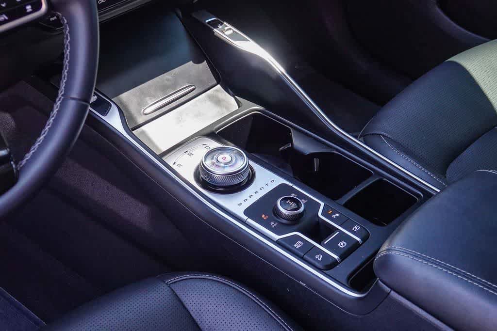 Certified 2025 Kia Sorento EX AWD/4WD image 18