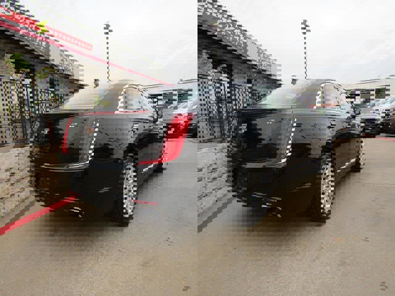 Used 2019 Cadillac XTS Luxury image 4