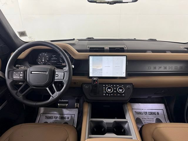 Used 2025 Land Rover Defender 110 V8 AWD/4WD image 21