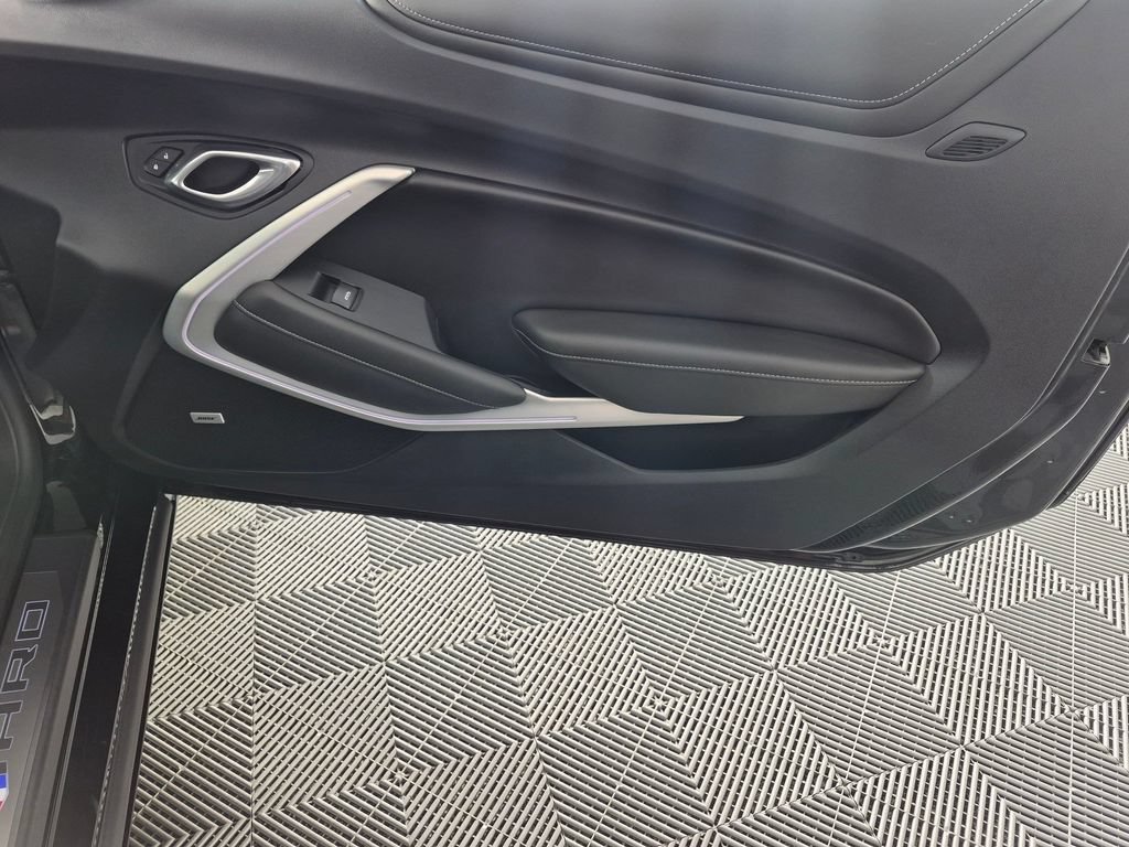 Certified 2021 Chevrolet Camaro SS RWD image 29