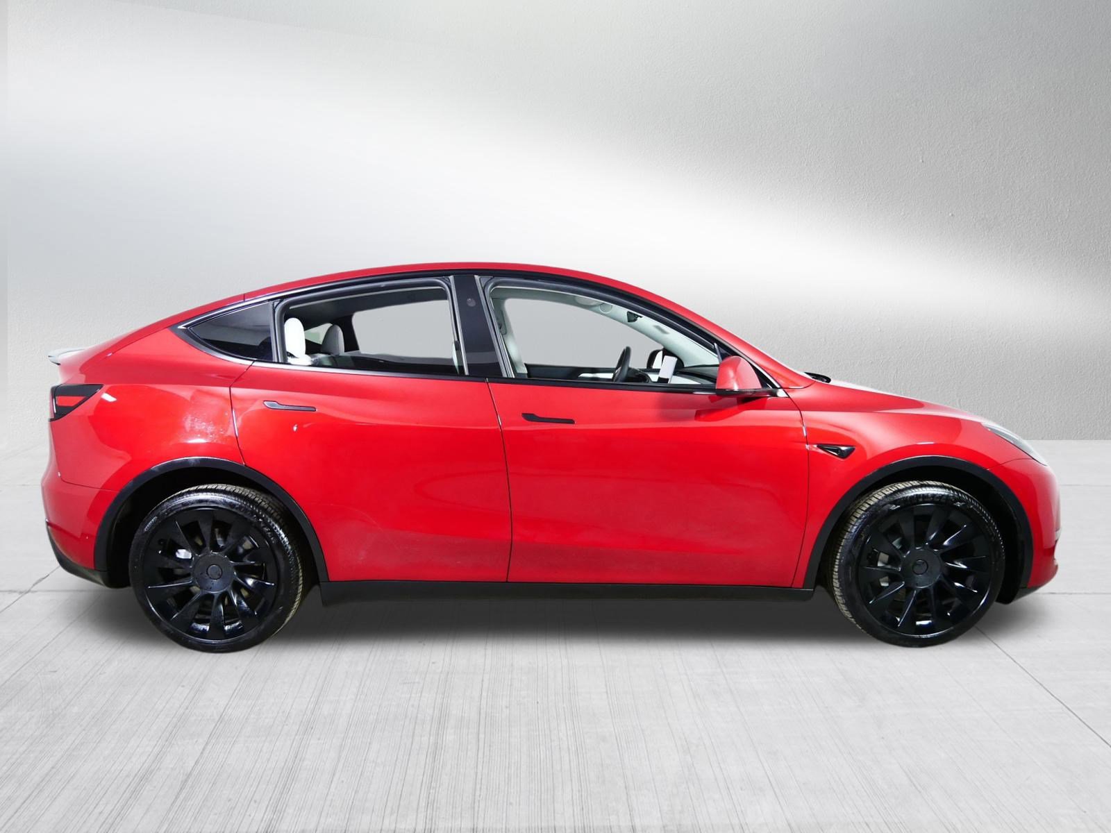 Used 2023 Tesla Model Y Long Range image 8