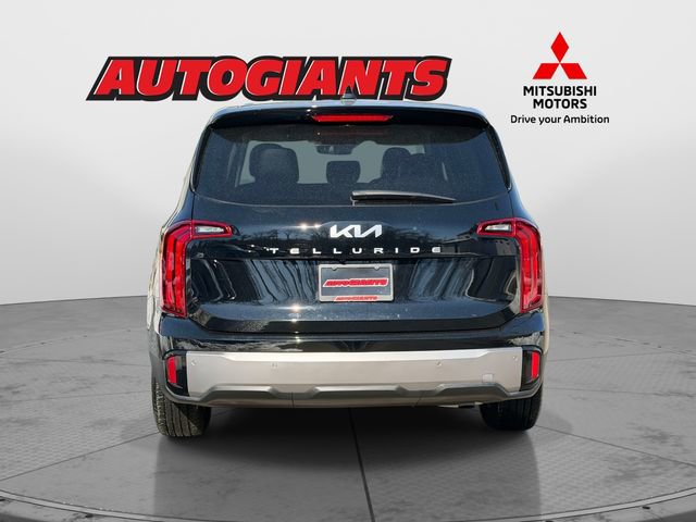 Used 2024 Kia Telluride LX image 3