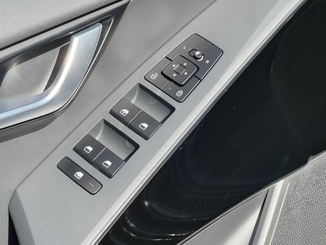Used 2024 Kia Niro EX FWD image 14
