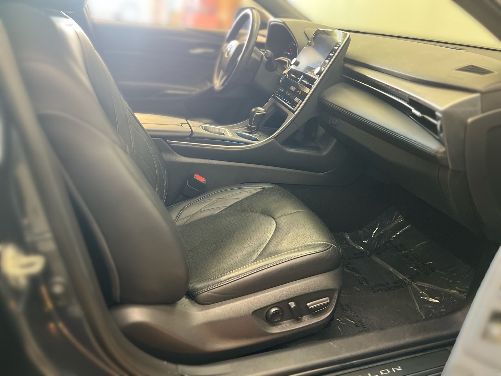 Used 2021 Toyota Avalon Limited w/ Advanced Safety Package FWD image 26