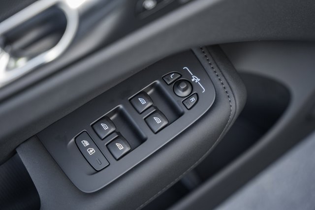 New 2026 Volvo XC60 B5 Plus w/ Protection Package Premier image 38