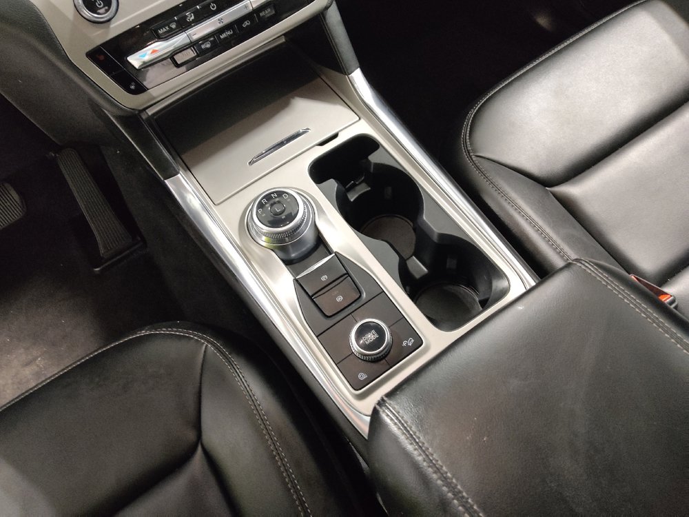 Used 2022 Ford Explorer XLT w/ Equipment Group 202A image 26