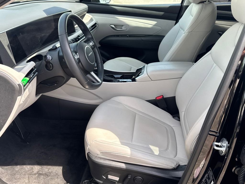 Certified 2025 Hyundai Tucson SEL FWD image 9