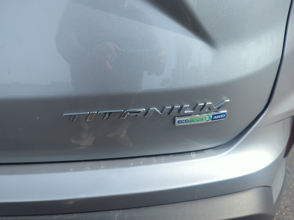 Used 2020 Ford Edge Titanium AWD/4WD image 19