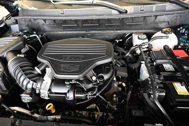 Used 2025 Cadillac XT6 Premium Luxury image 33