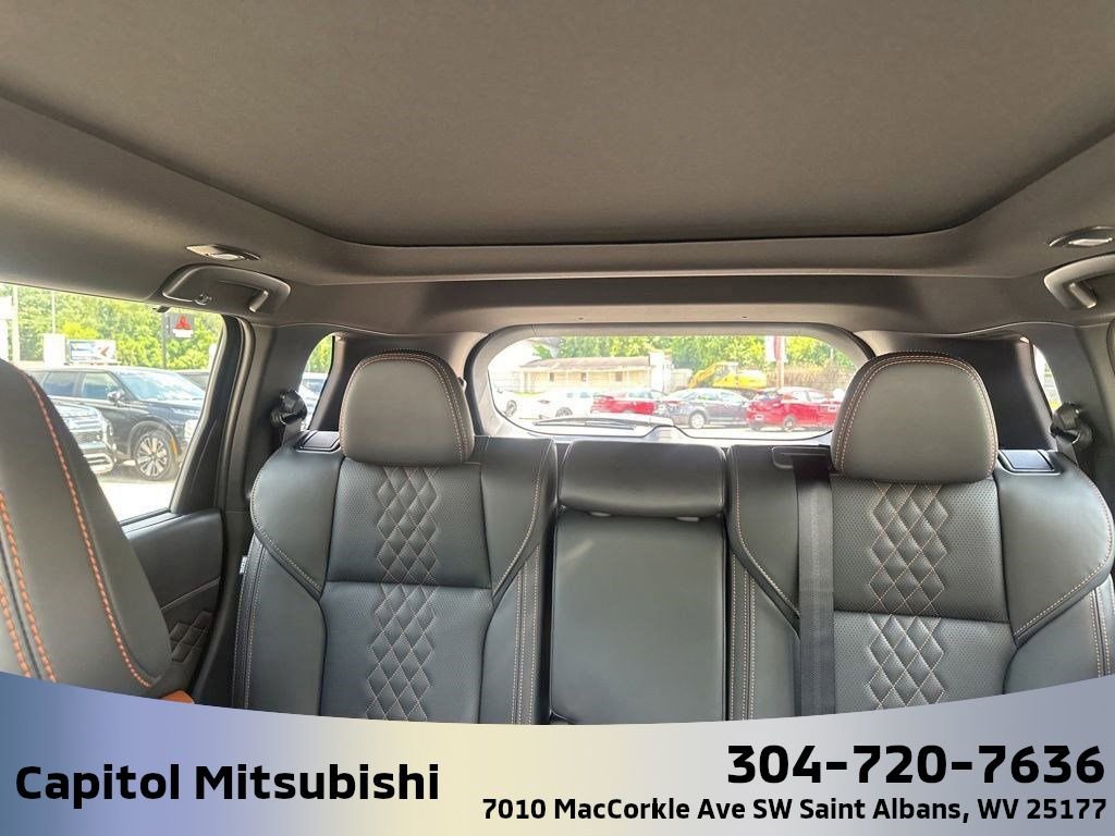 New 2025 Mitsubishi Outlander SEL image 34