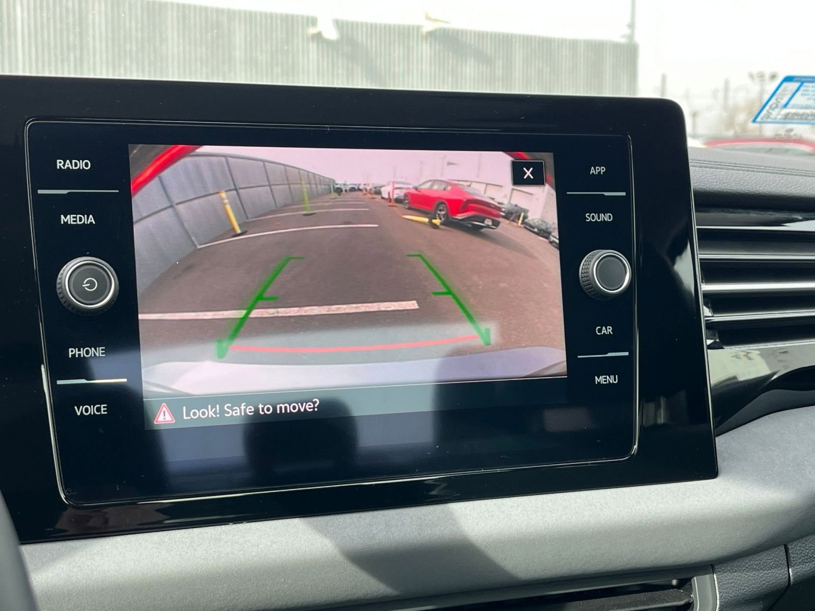 Used 2025 Volkswagen Jetta SE image 18