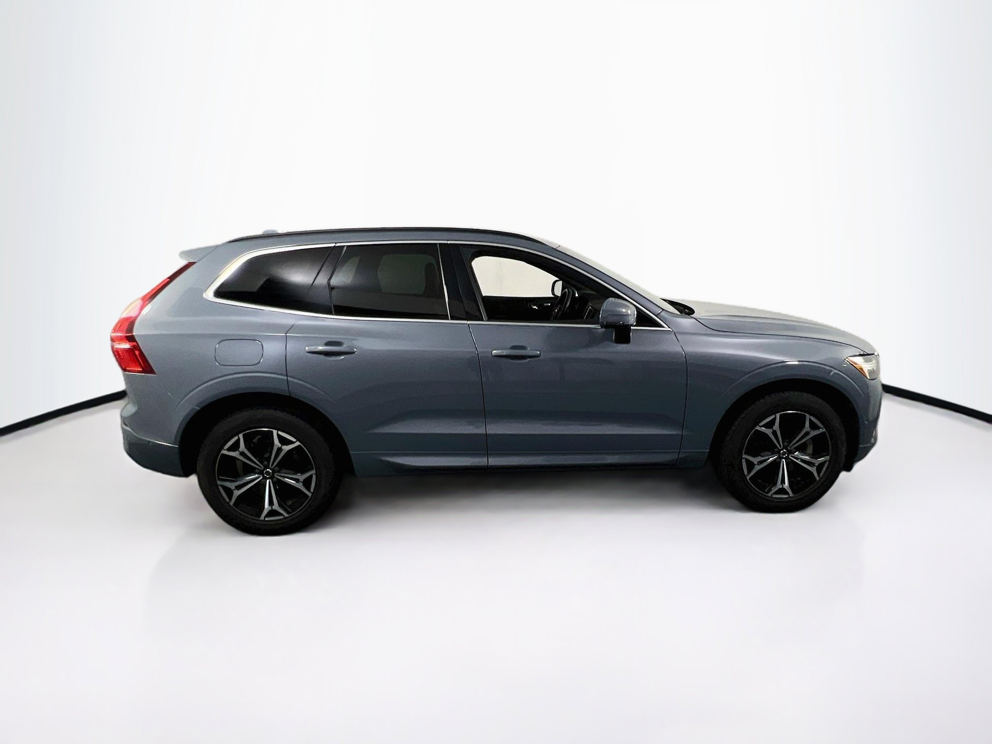 Used 2022 Volvo XC60 B5 Momentum AWD/4WD image 4