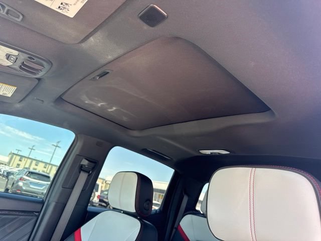 Used 2024 GMC Canyon AT4X AWD/4WD image 10