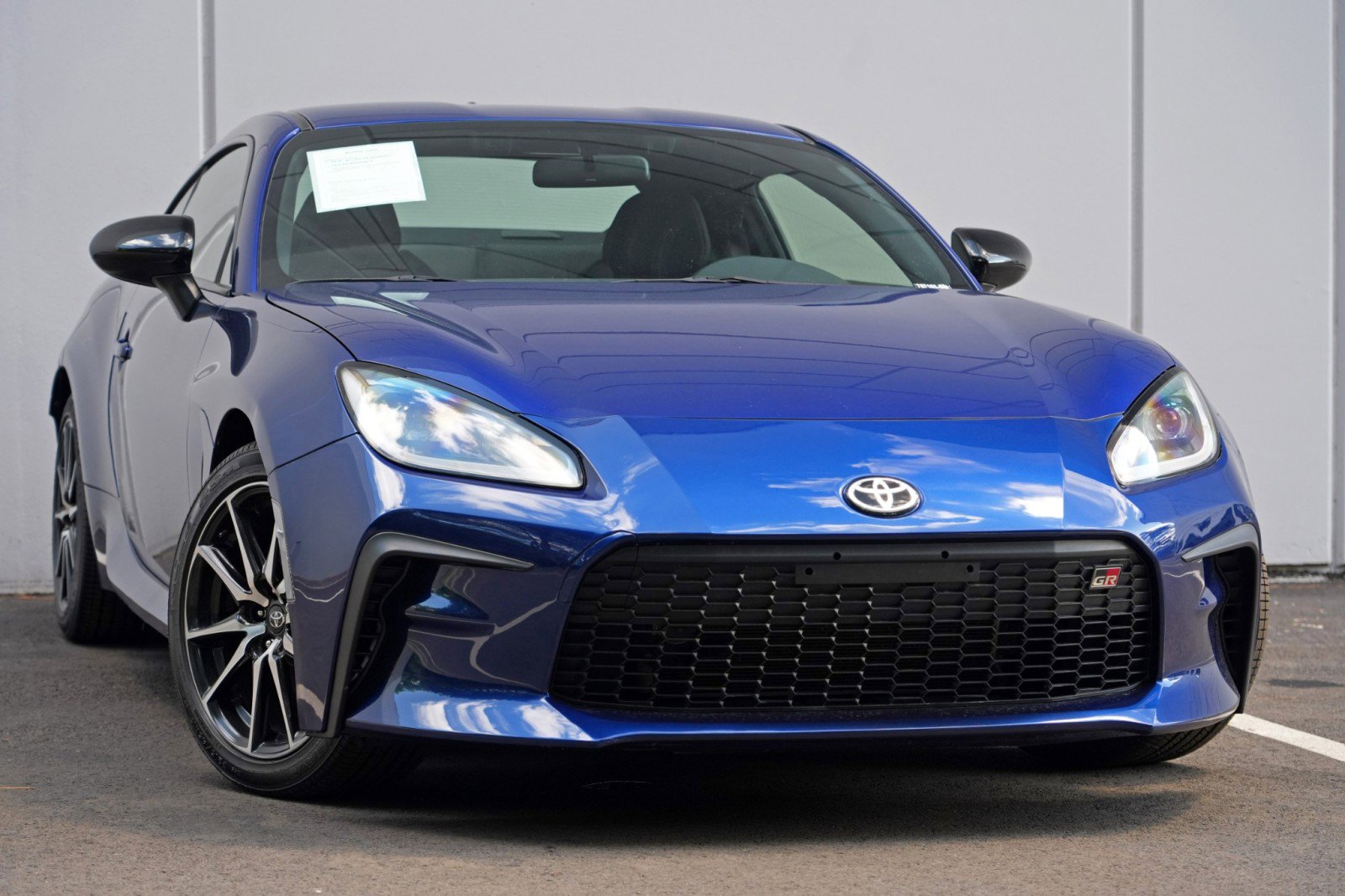 Used 2022 Toyota GR86 RWD image 2