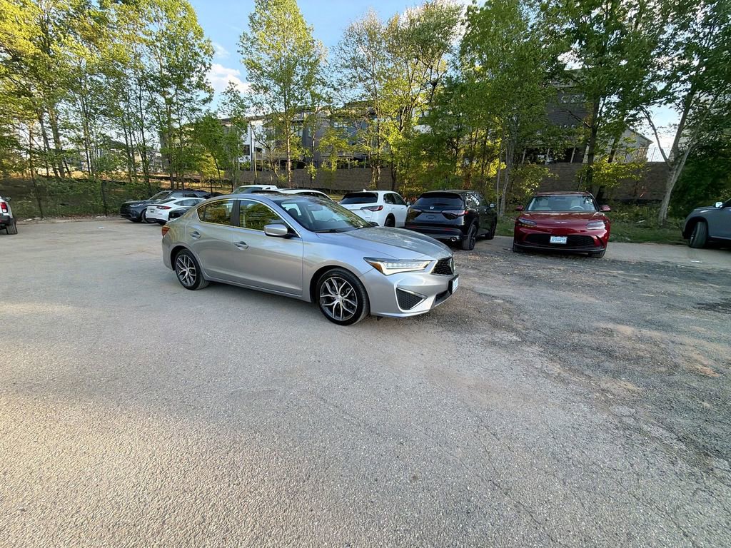 Used 2019 Acura ILX w/ Premium Package FWD image 2