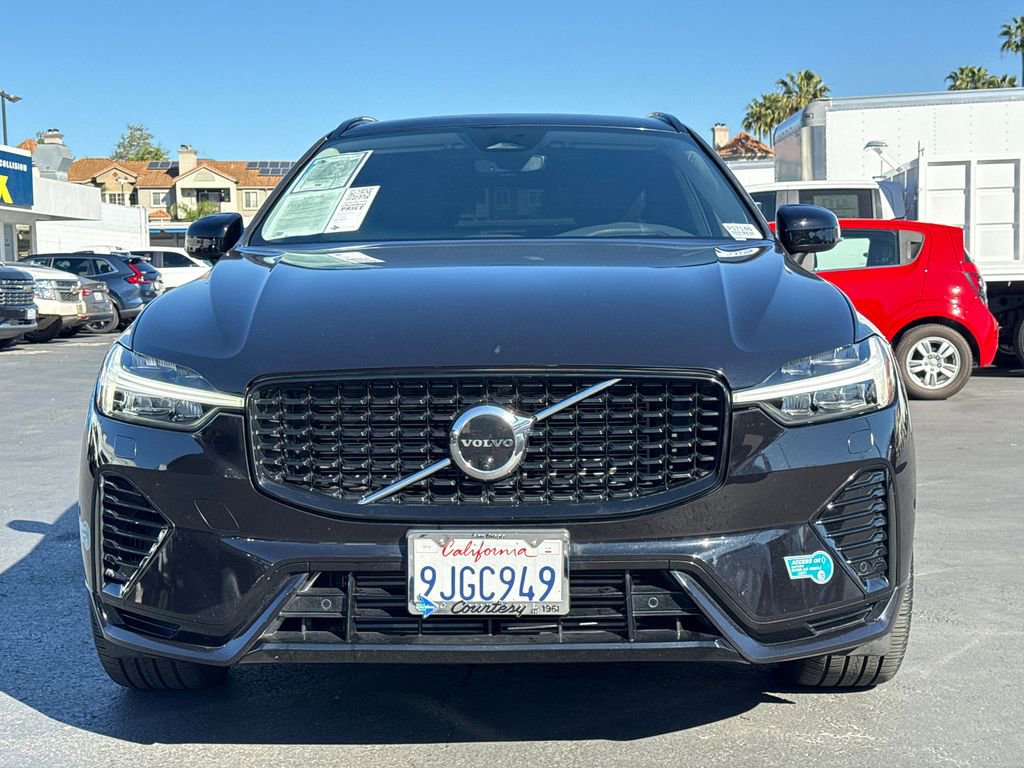 Used 2023 Volvo XC60 T8 Ultimate w/ Climate Package image 4