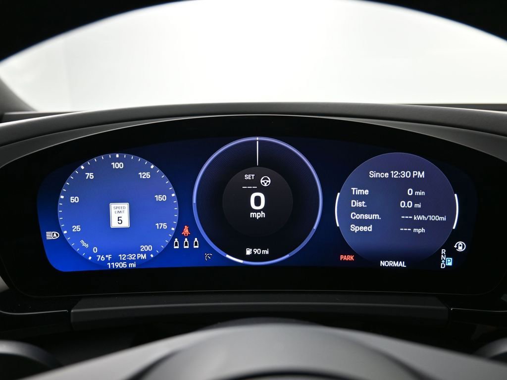 Certified 2024 Porsche Macan 4 Electric image 8