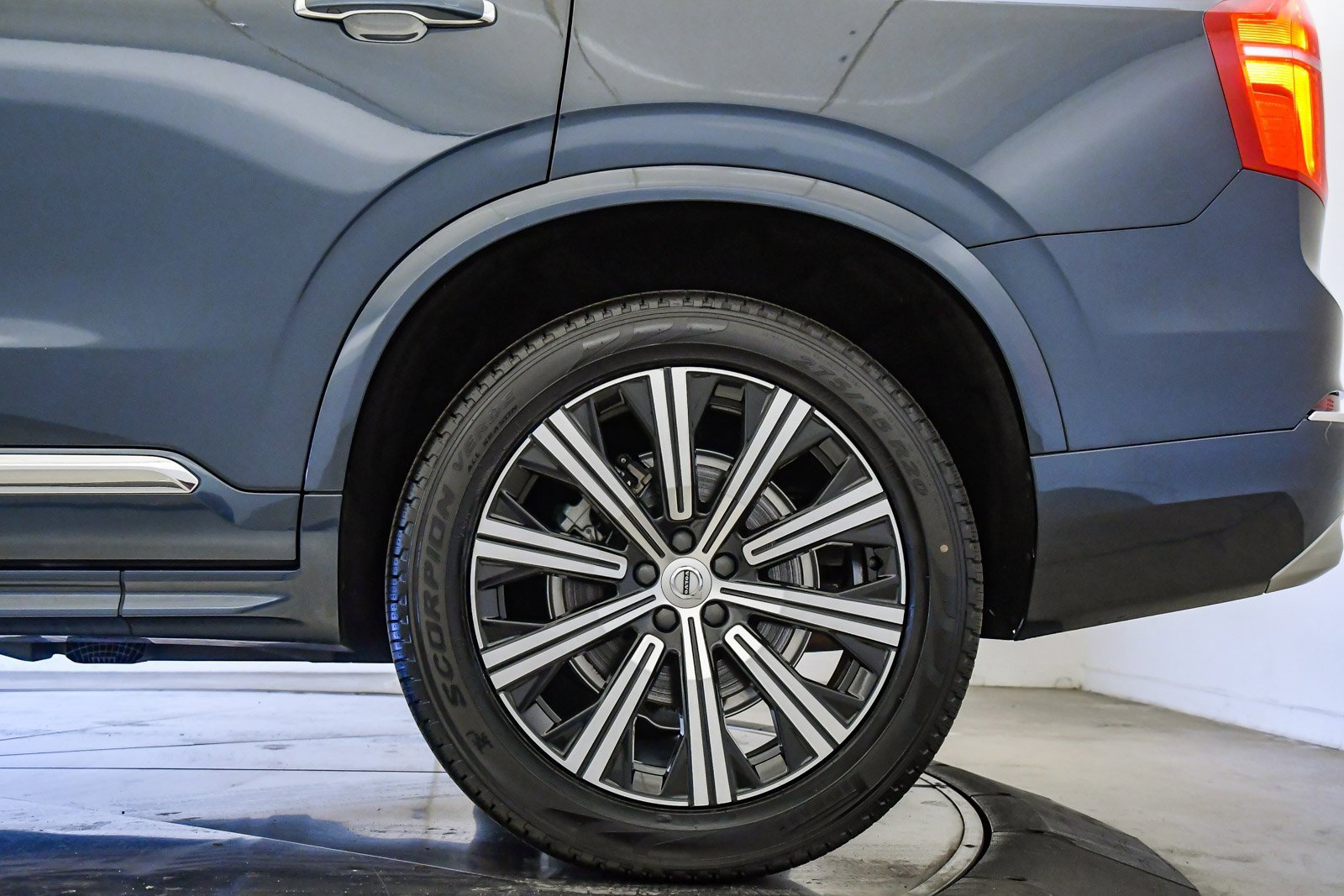 Certified 2022 Volvo XC90 T6 Inscription image 11