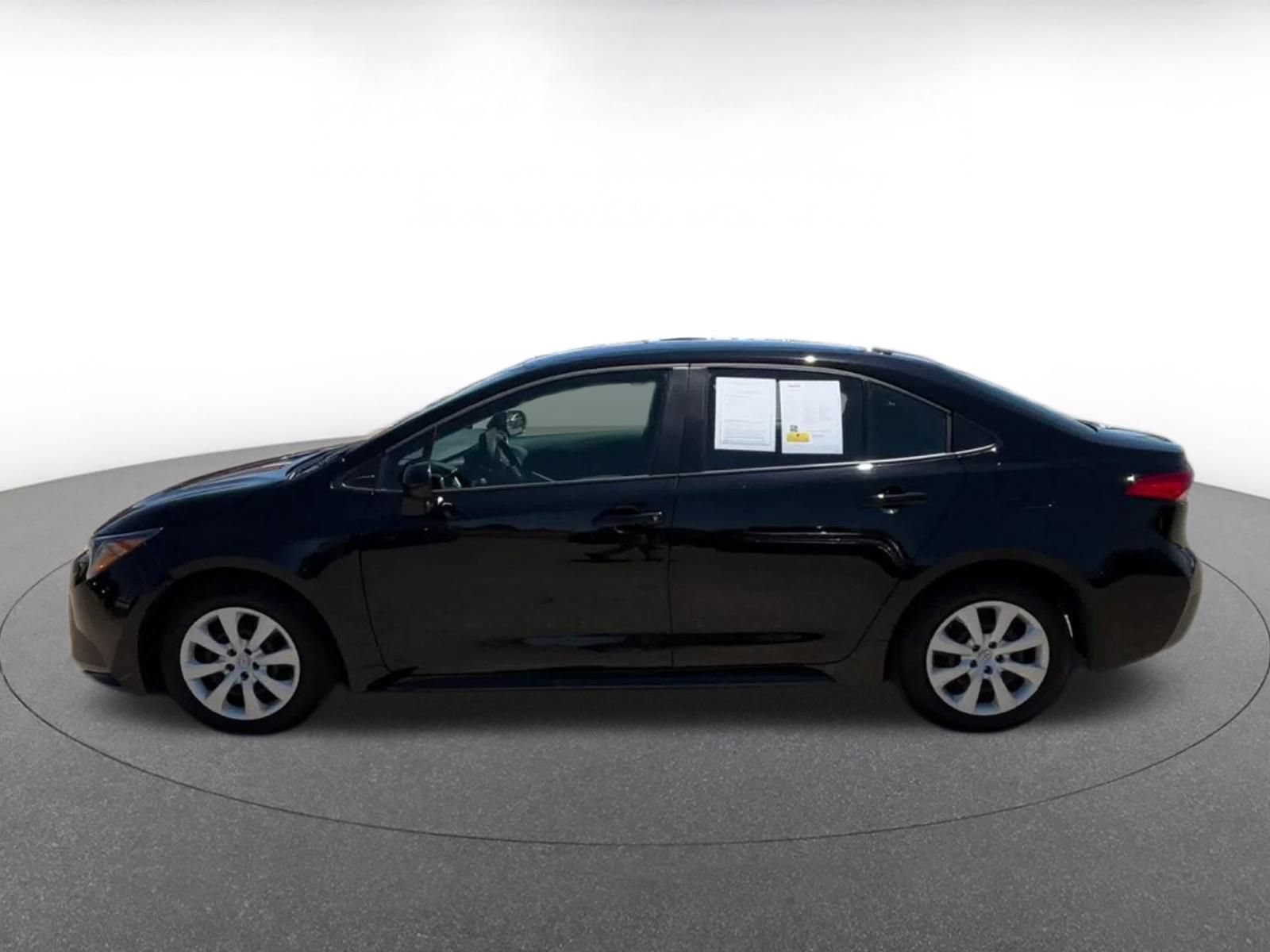 Used 2025 Toyota Corolla LE FWD image 8