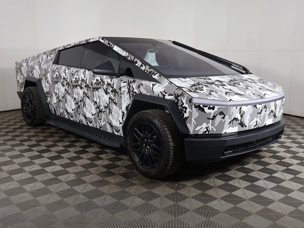Used 2024 Tesla Cybertruck AWD Crew Cab image 2