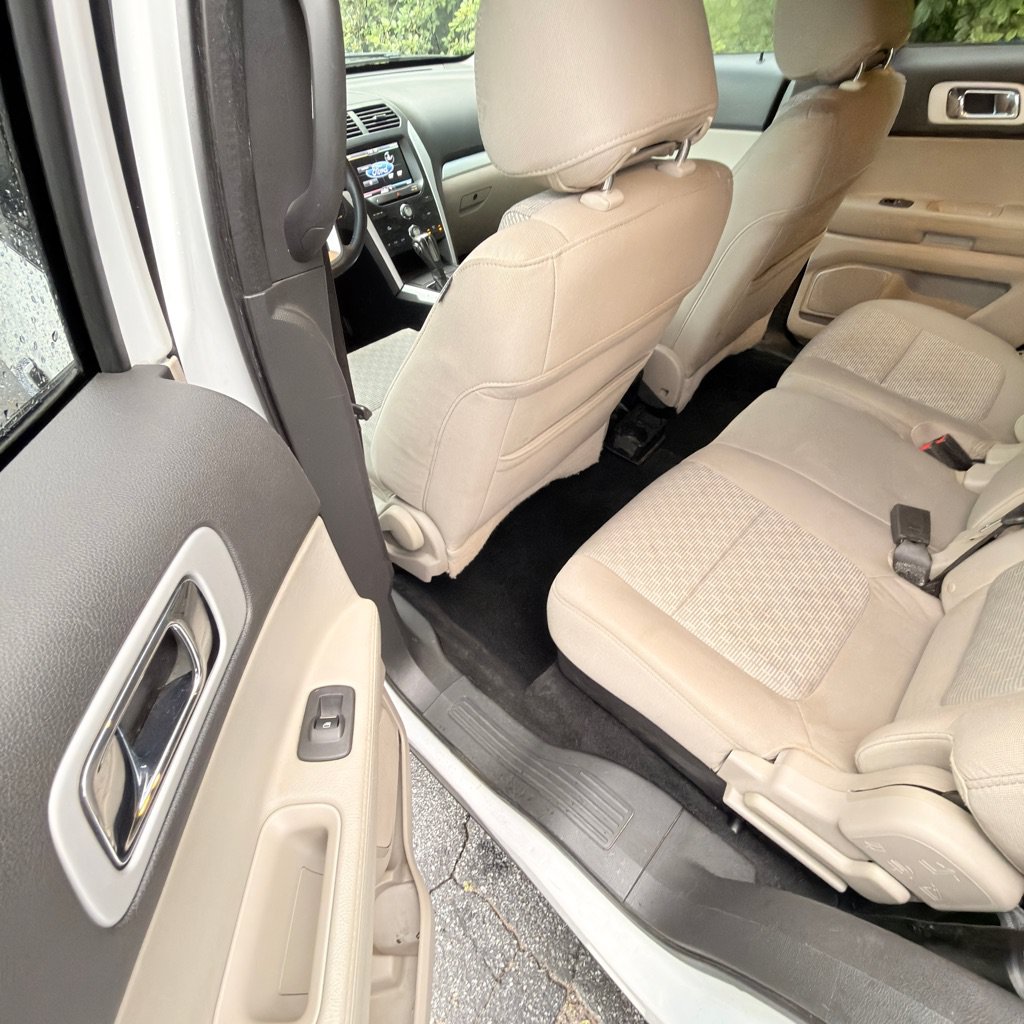 Used 2014 Ford Explorer XLT w/ Equipment Group 201A FWD image 12