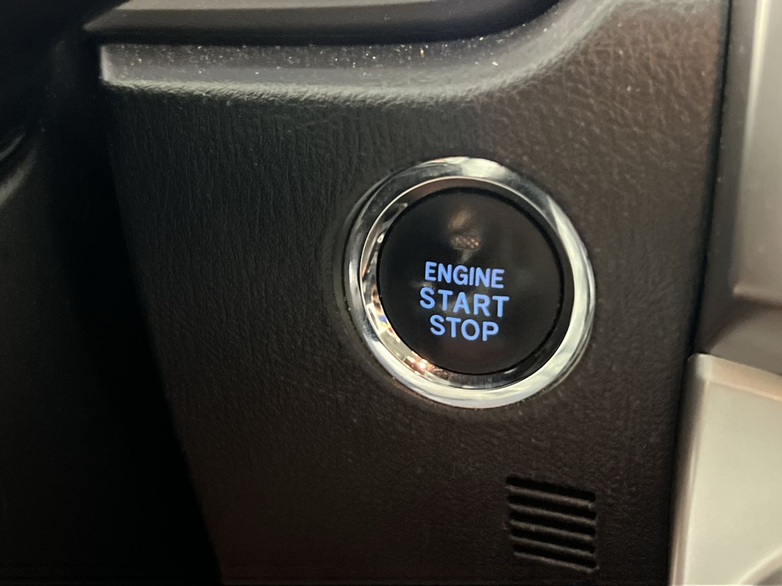 Used 2016 Toyota 4Runner Limited AWD/4WD image 32