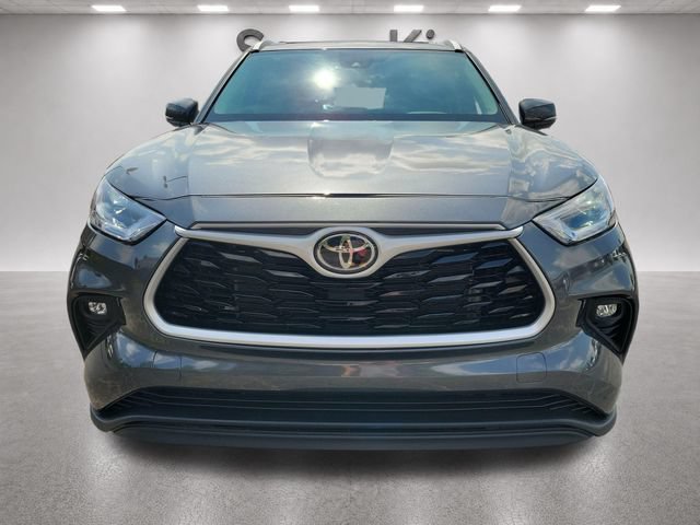 Used 2022 Toyota Highlander XLE FWD image 8