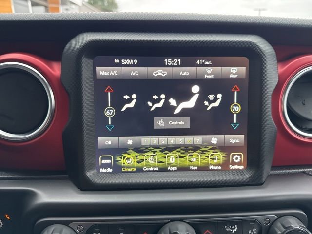 Certified 2022 Jeep Gladiator Rubicon w/ Cold Weather Group image 18