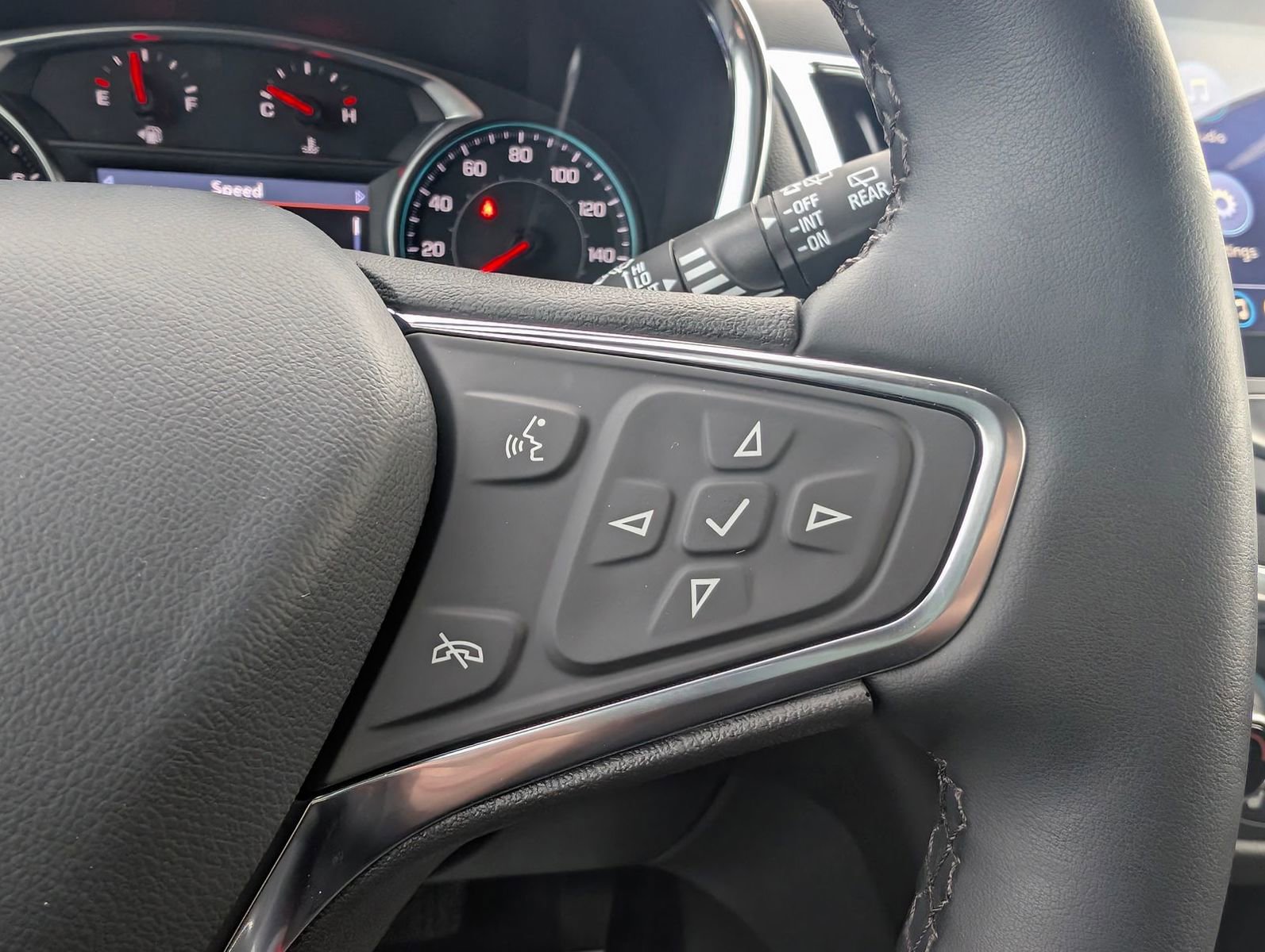 Used 2024 Chevrolet Equinox LT image 17