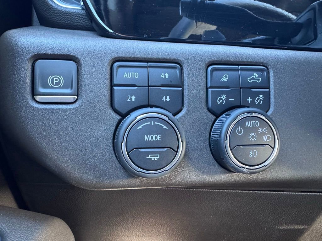 Used 2024 Chevrolet Silverado 1500 LTZ image 34