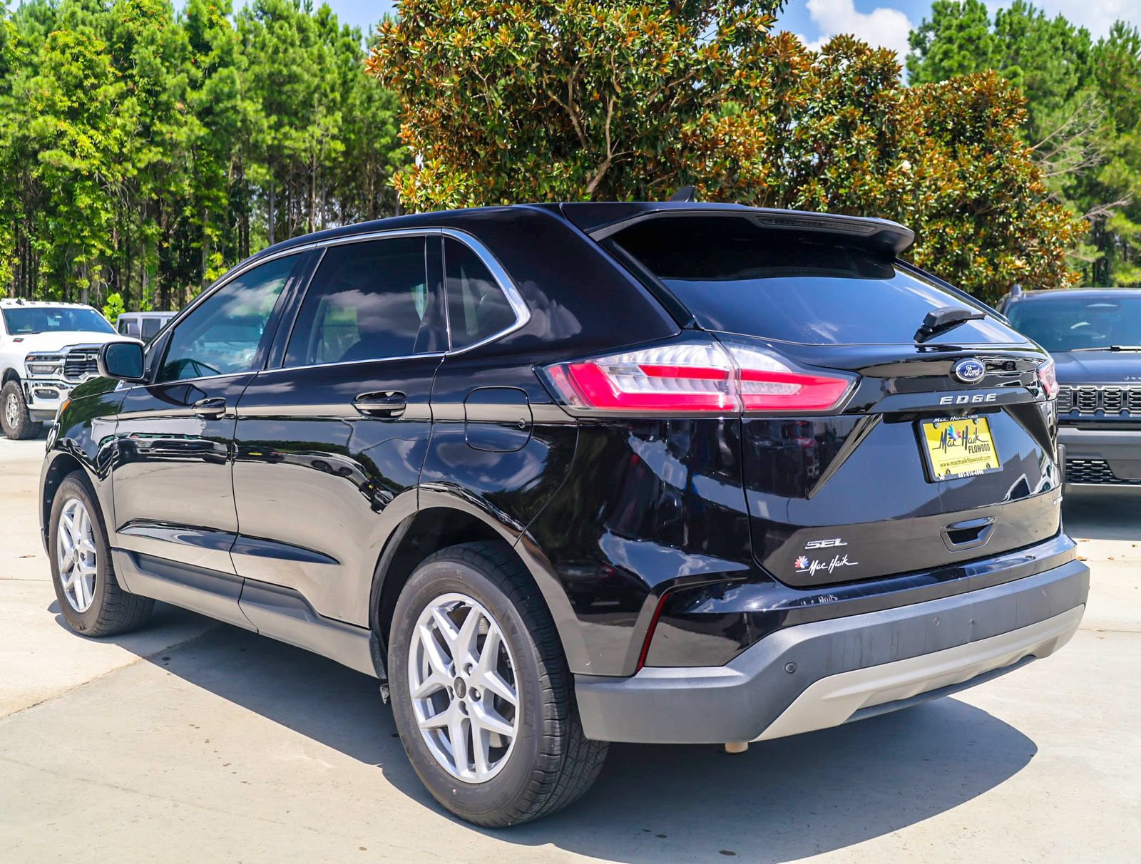 Used 2023 Ford Edge SEL w/ Convenience Package AWD/4WD image 4