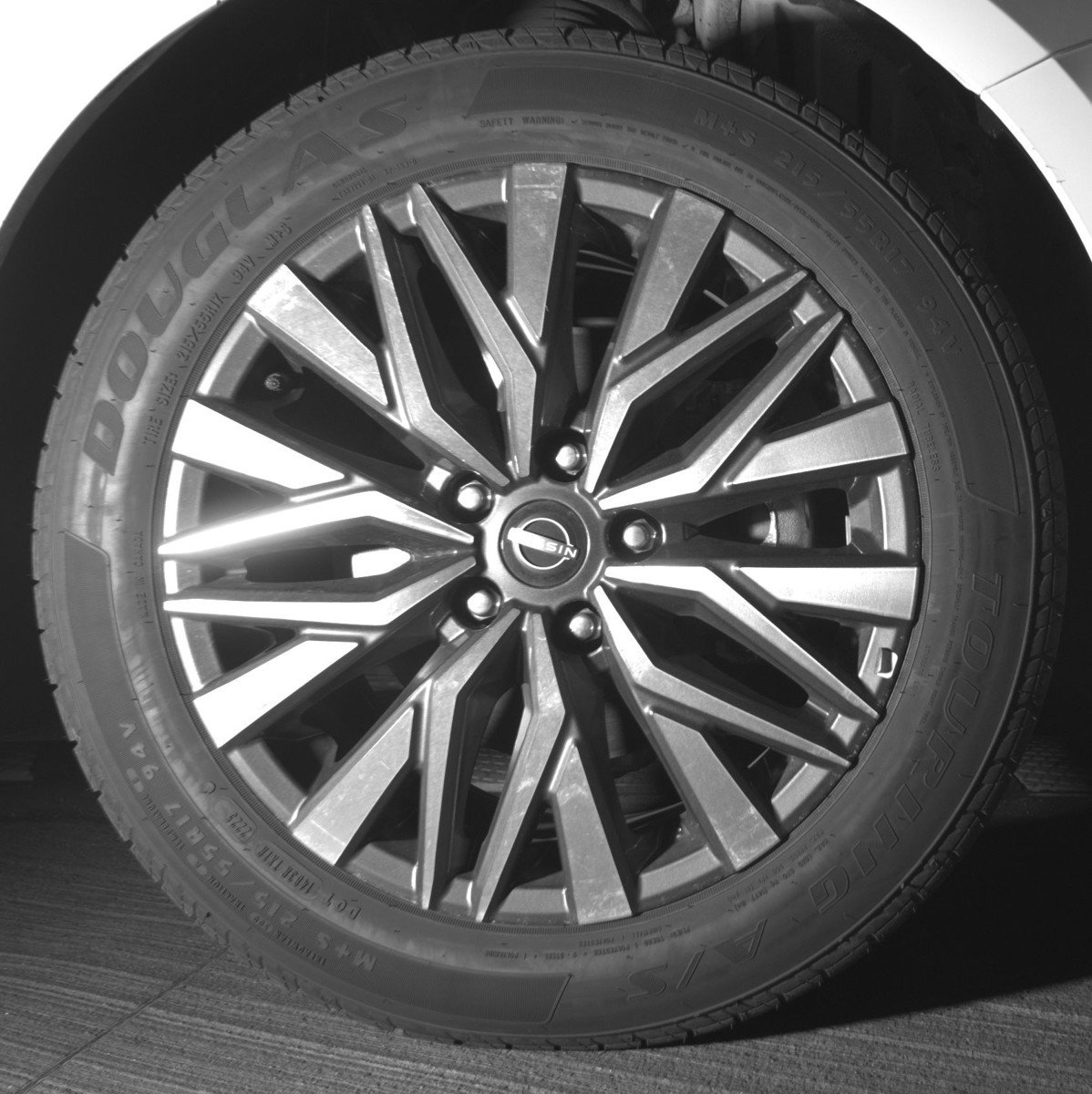 Used 2025 Nissan Altima 2.5 SV FWD image 13